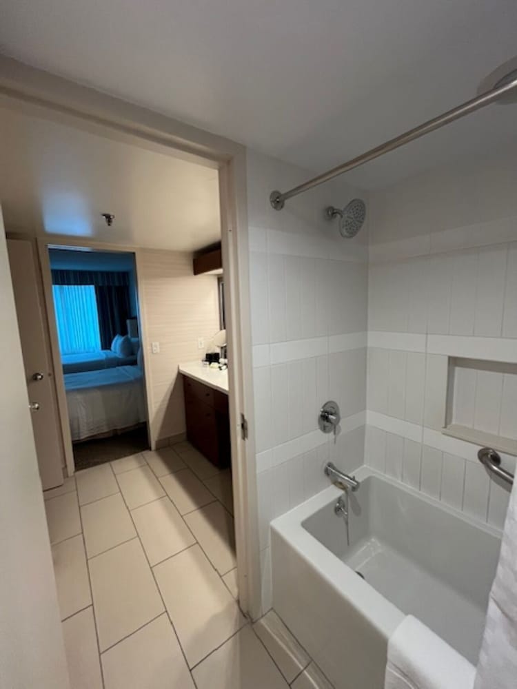 Cambridge Suites Hotel - Toronto 66/67