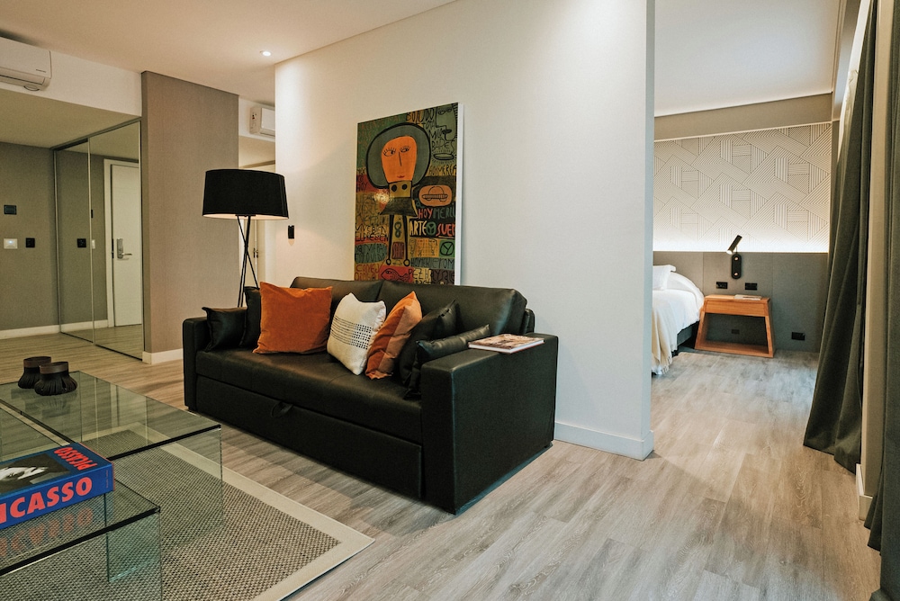 Howard Johnson by Wyndham Resistencia La Ribera 34/48