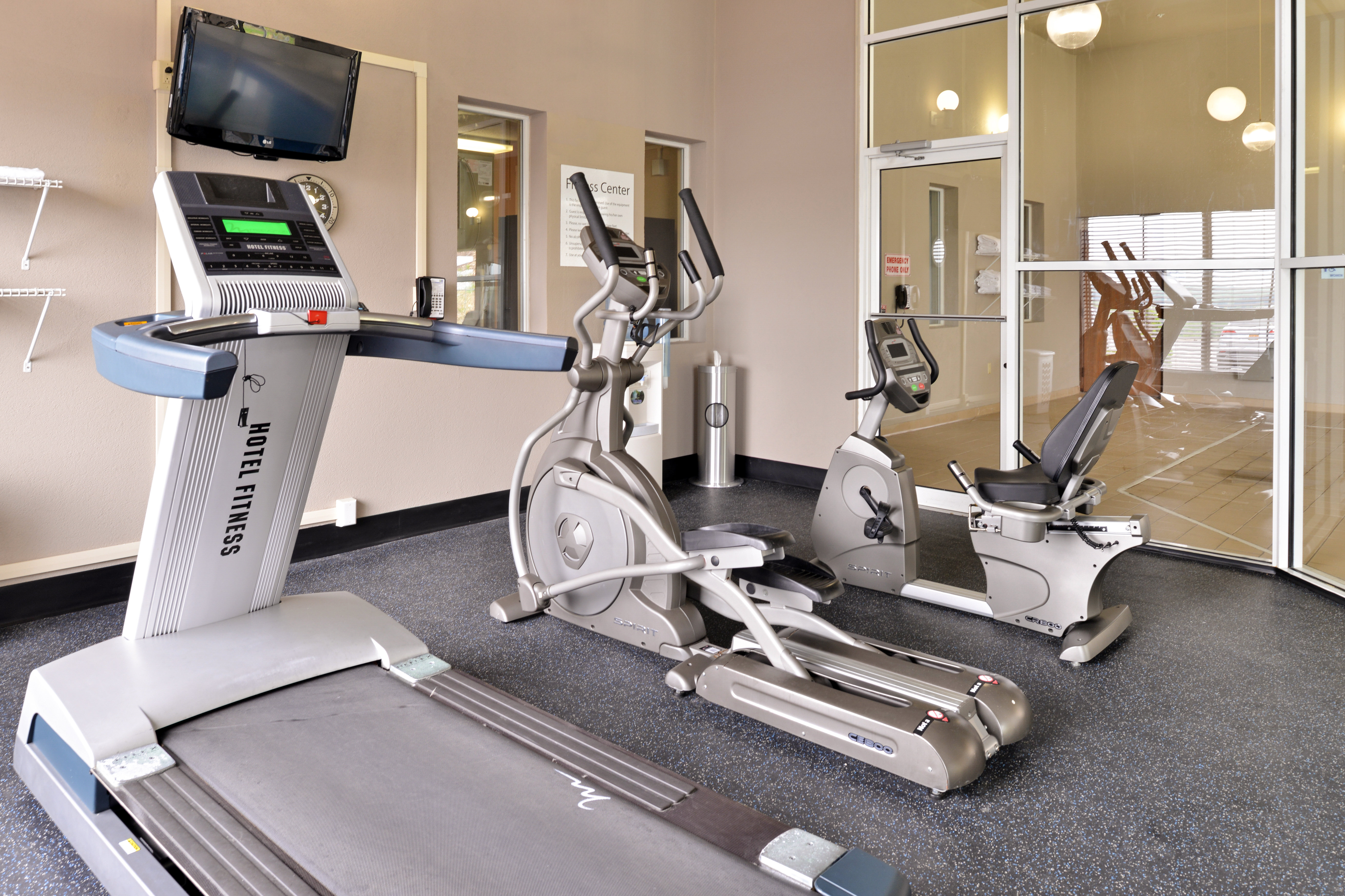 Holiday Inn Express Hotel Suites Saint Marys 13/15