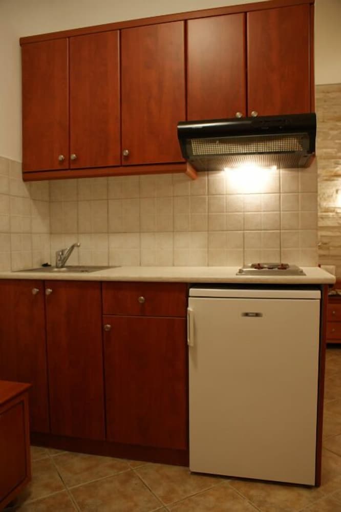 Plaka Hotel I 8/62