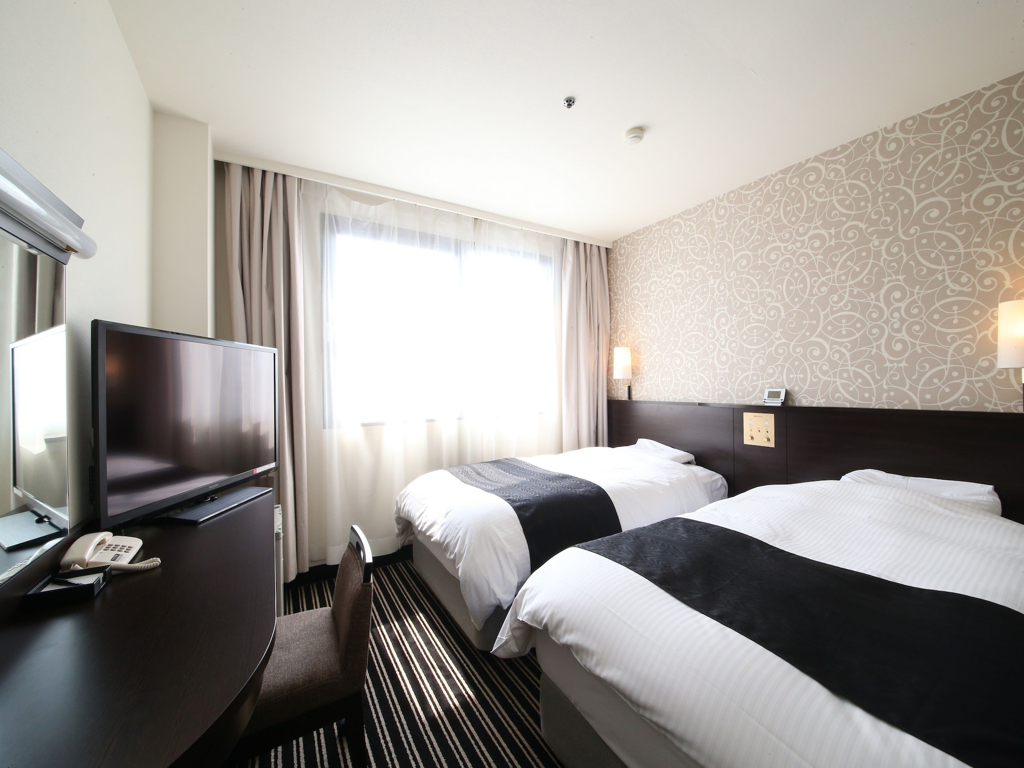 ROOM, TWIN BEDS, SMOKING