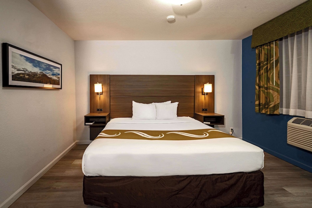 Quality Inn & Suites Tulare CA 17/50