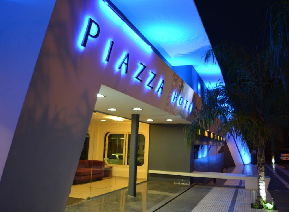 Piazza Hotel 1/22