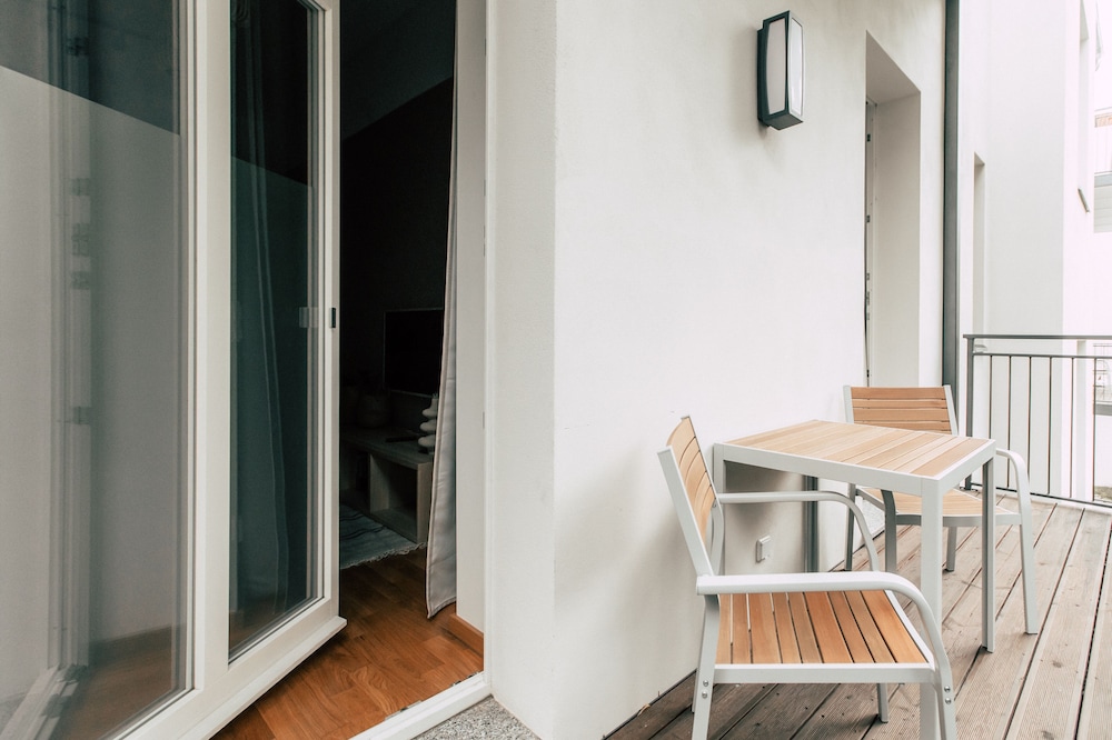 2 Rooms, Boho, Apartment, Queen Bed, Sofa, Balcony, Kitchen، Stadthaus By Hentschels Apartments 4/5