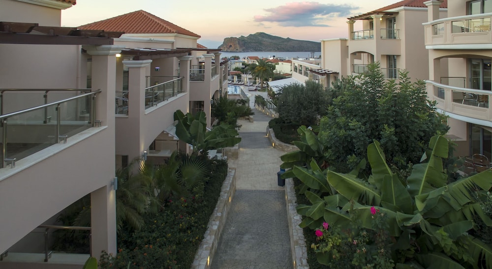 Isida Hotel 5/50