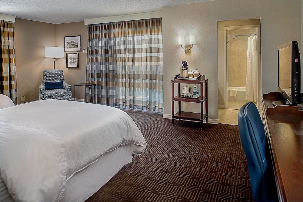 Sheraton Westport Lakeside Chalet 19/39