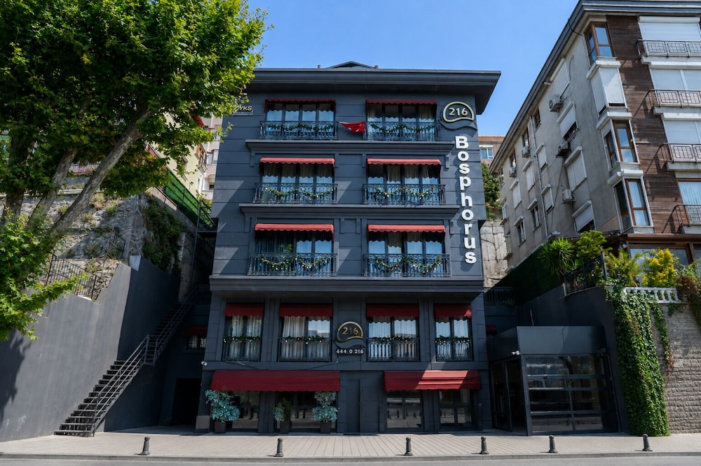 216 Bosphorus Suite 3/50