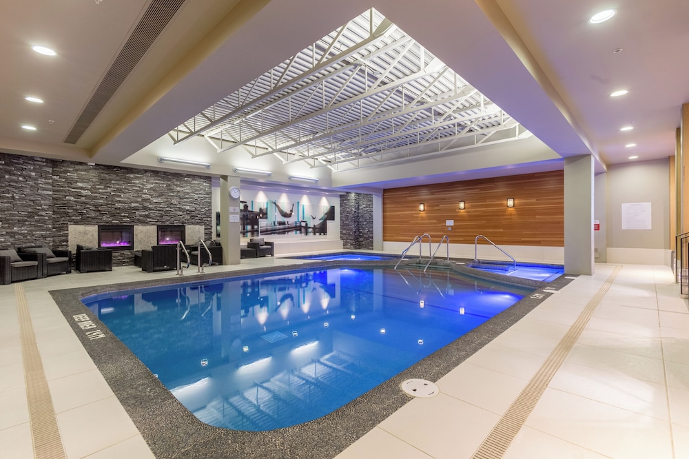 Peaks Hotel & Suites 25/50