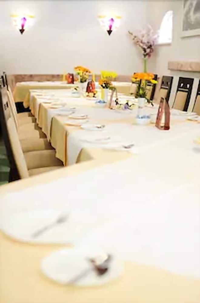 Hotel & Restaurant Park-Cafe Isa 26/50
