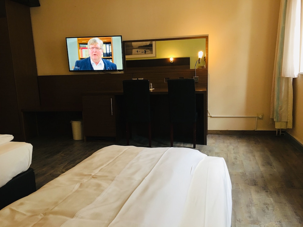 STANDARD, DOUBLE OR TWIN BED