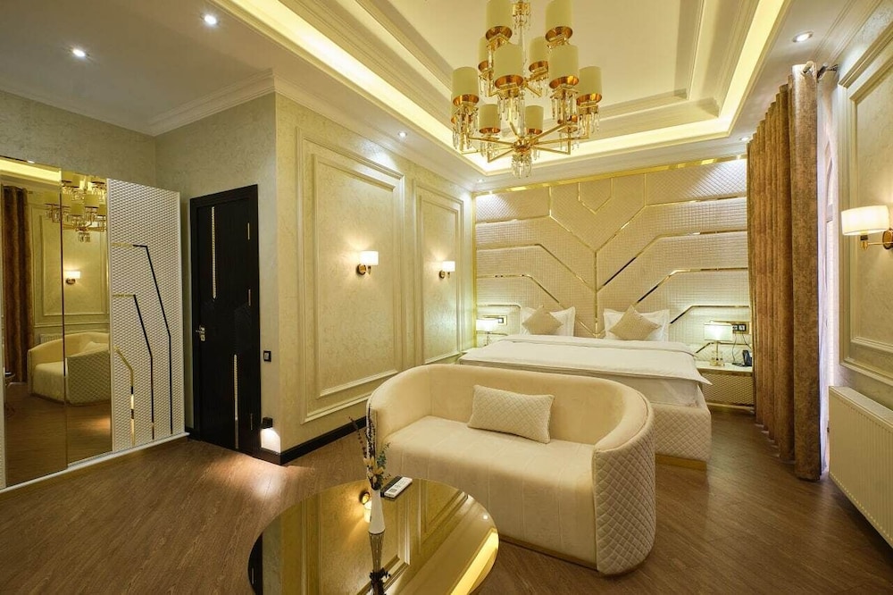 East Star Hotel 48/50