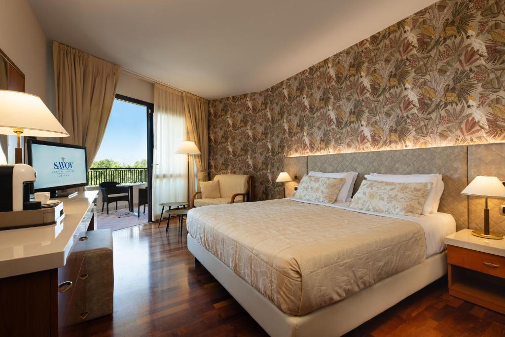 Deluxe, Double Bed