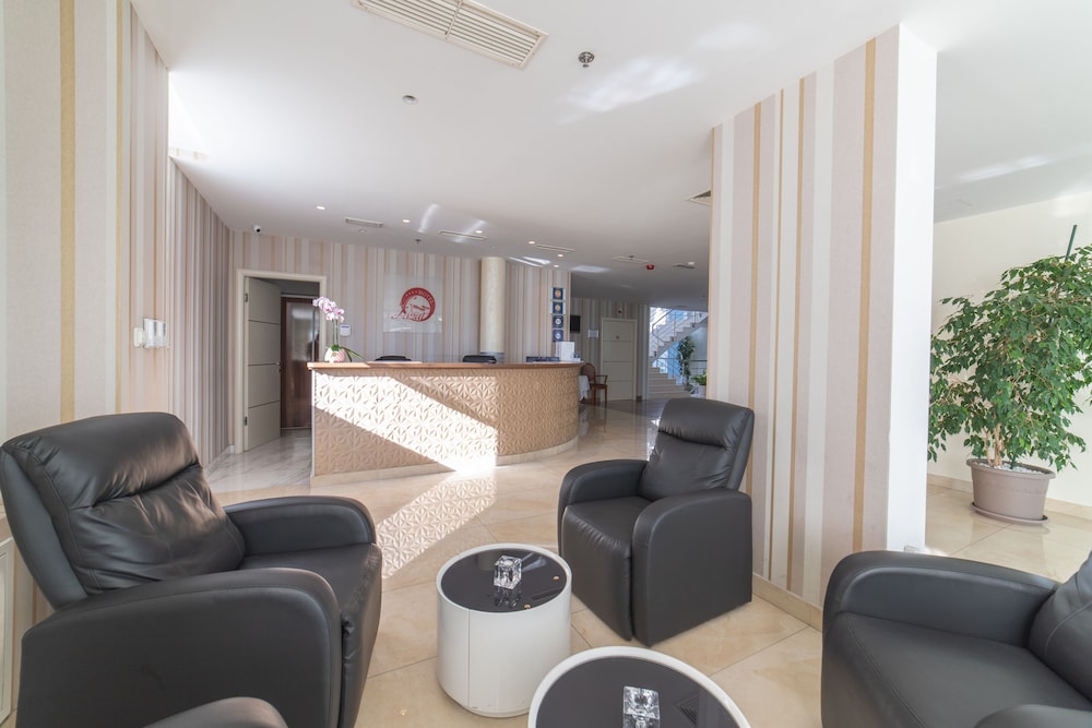 Hotel Fanat 8/76