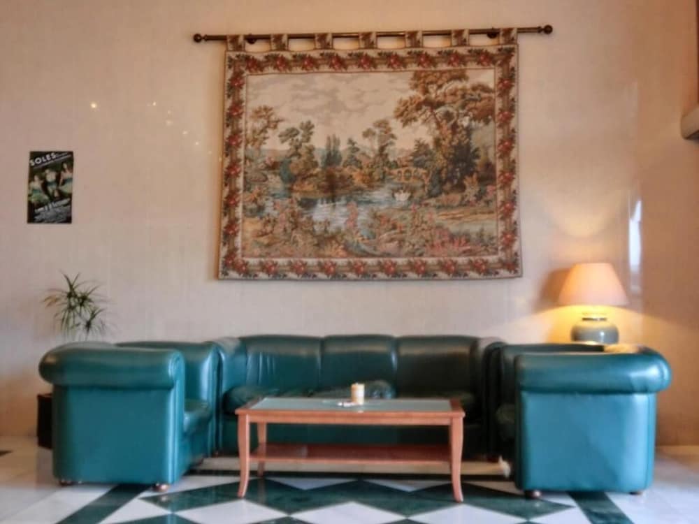 Hotel Lozano 6/24
