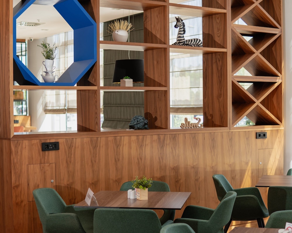 Holiday Inn Belgrade 56/71