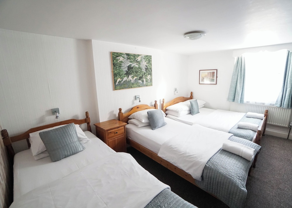 St Athans Hotel 36/73