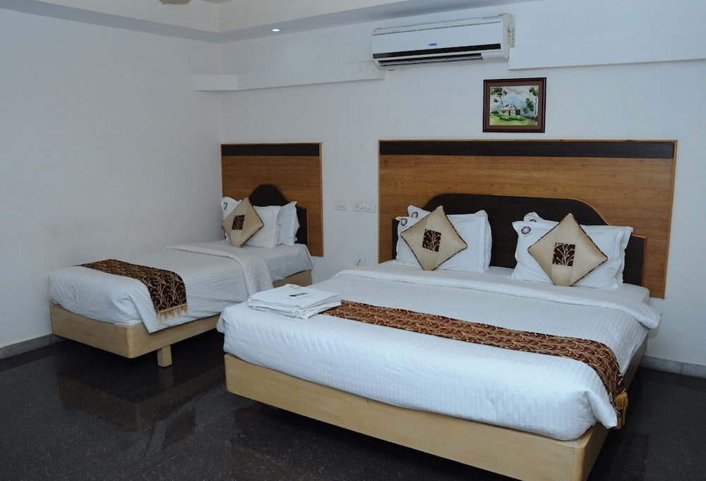 Mayas Hotel 11/50