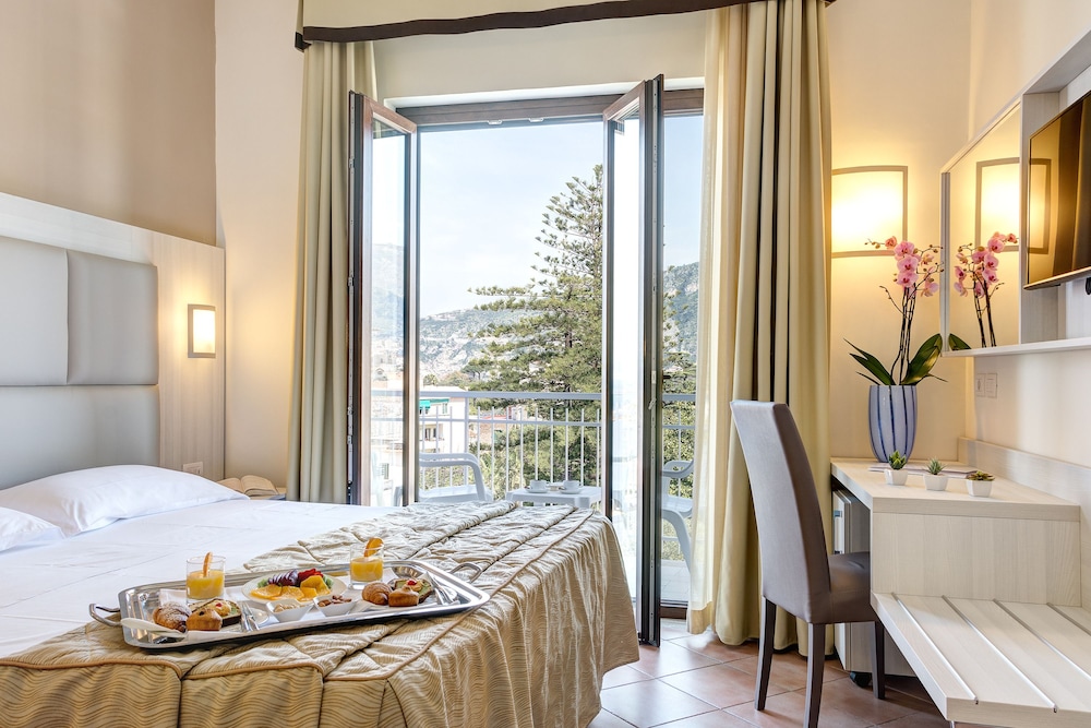 Caravel Hotel 29/62