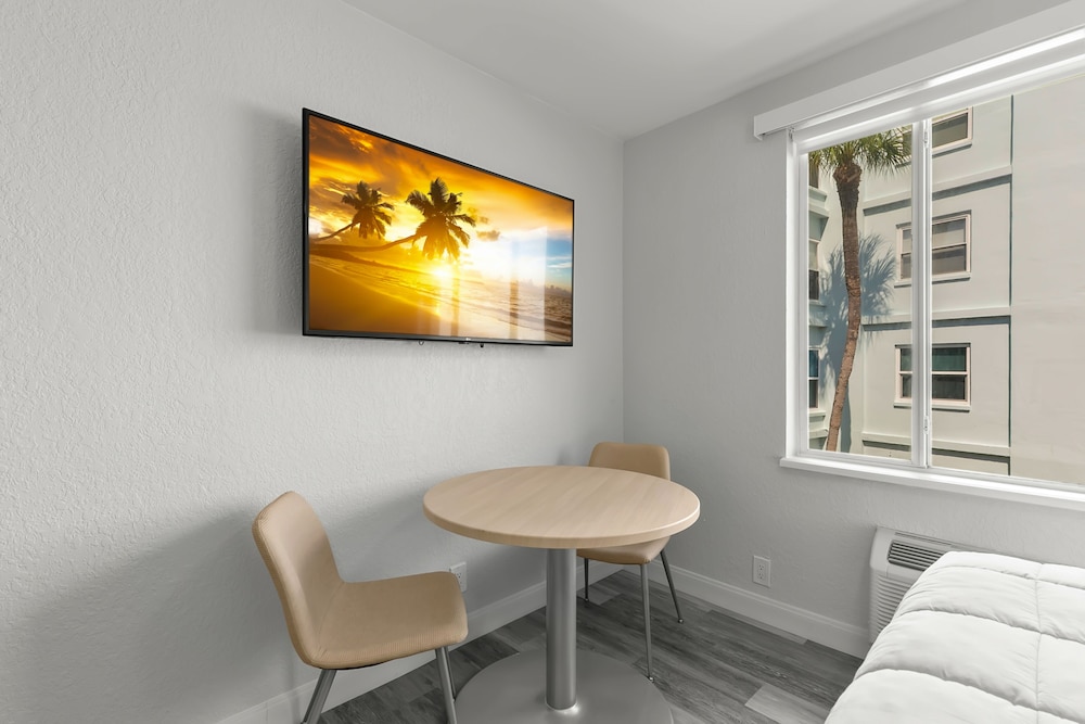 Grand Shores West 35/72