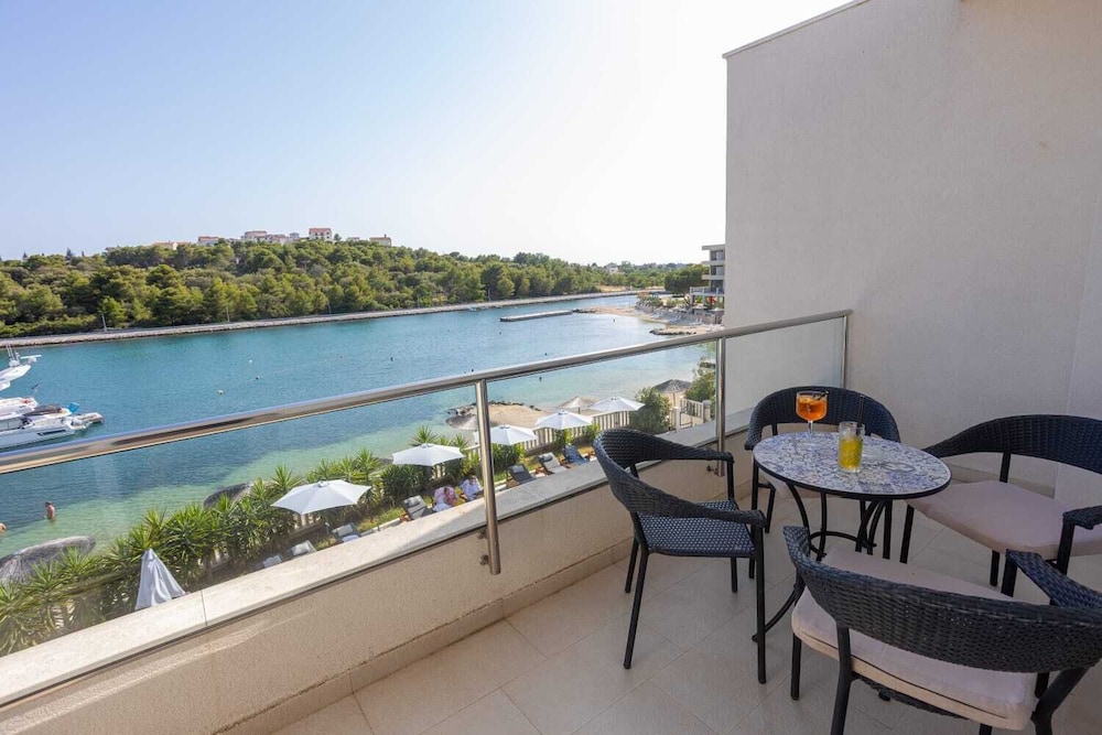 Hotel Perla 44/50