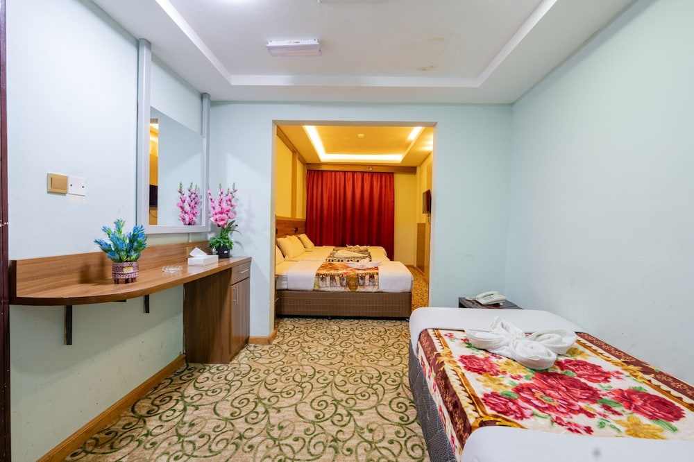 Tanha Hotel 12/19