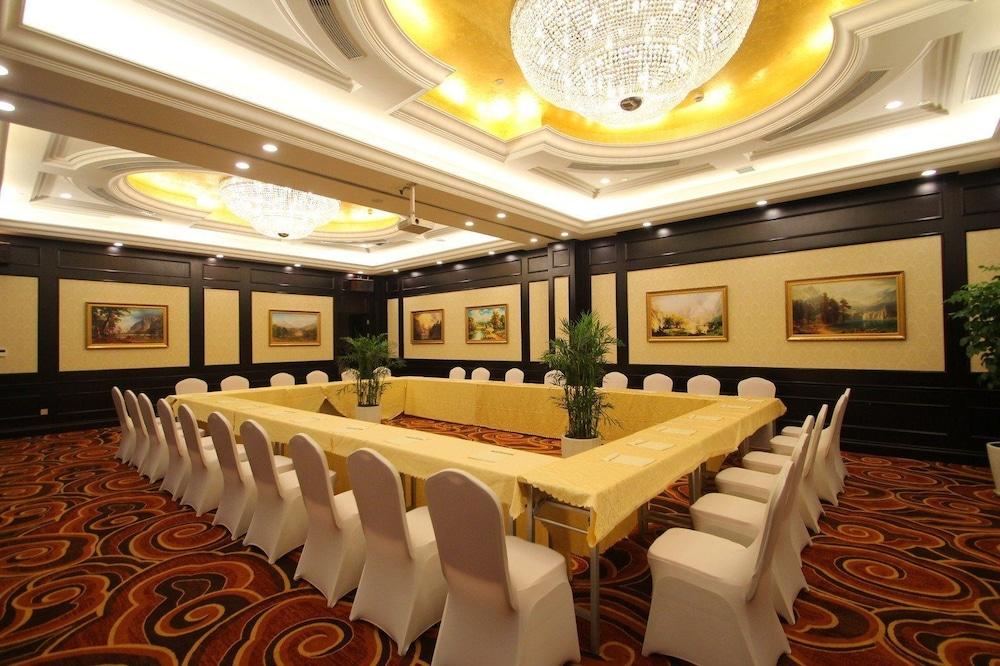 Vienna Hotel (Shanghai Waigaoqiao Free Trade Zone) 13/38