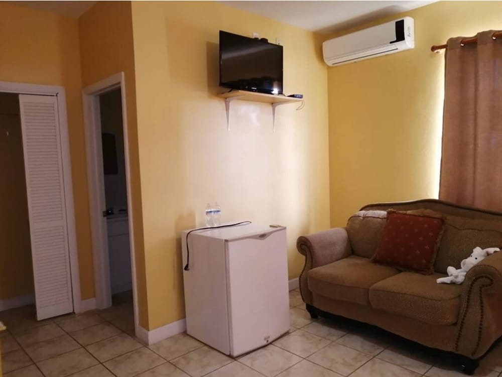 Sunset Ridge Hotel 37/55