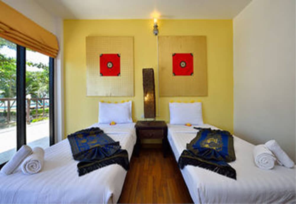 Siam Beach Resort 48/71