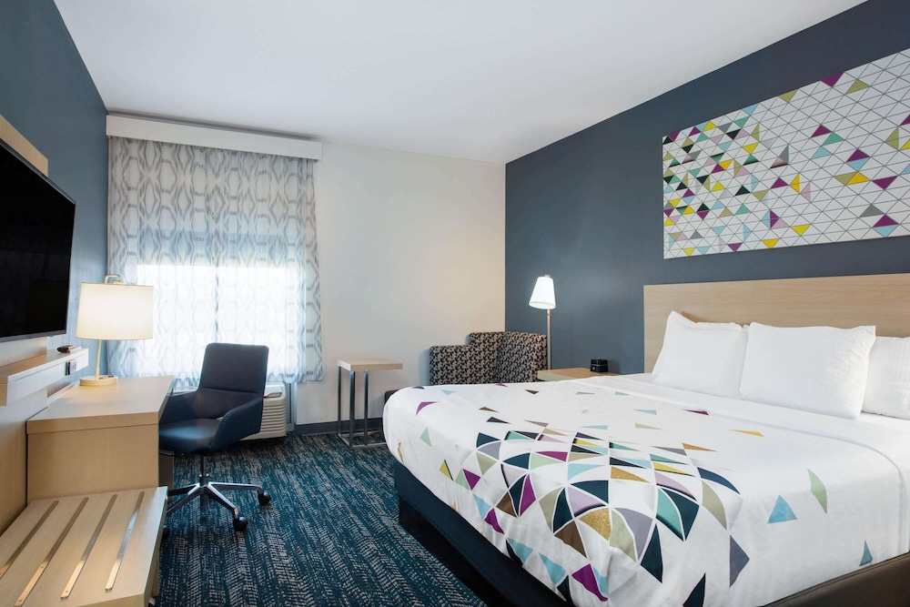 La Quinta Inn & Suites by Wyndham Manassas, VA- Dulles Airport 4/20