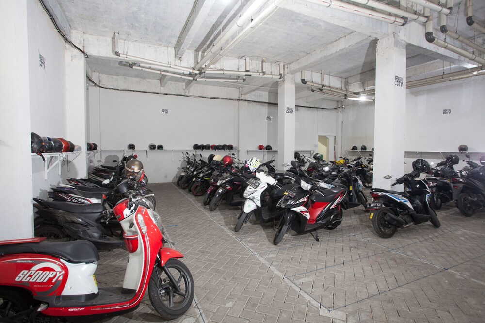 RedDoorz Plus @ K23 Rungkut Madya 24/36