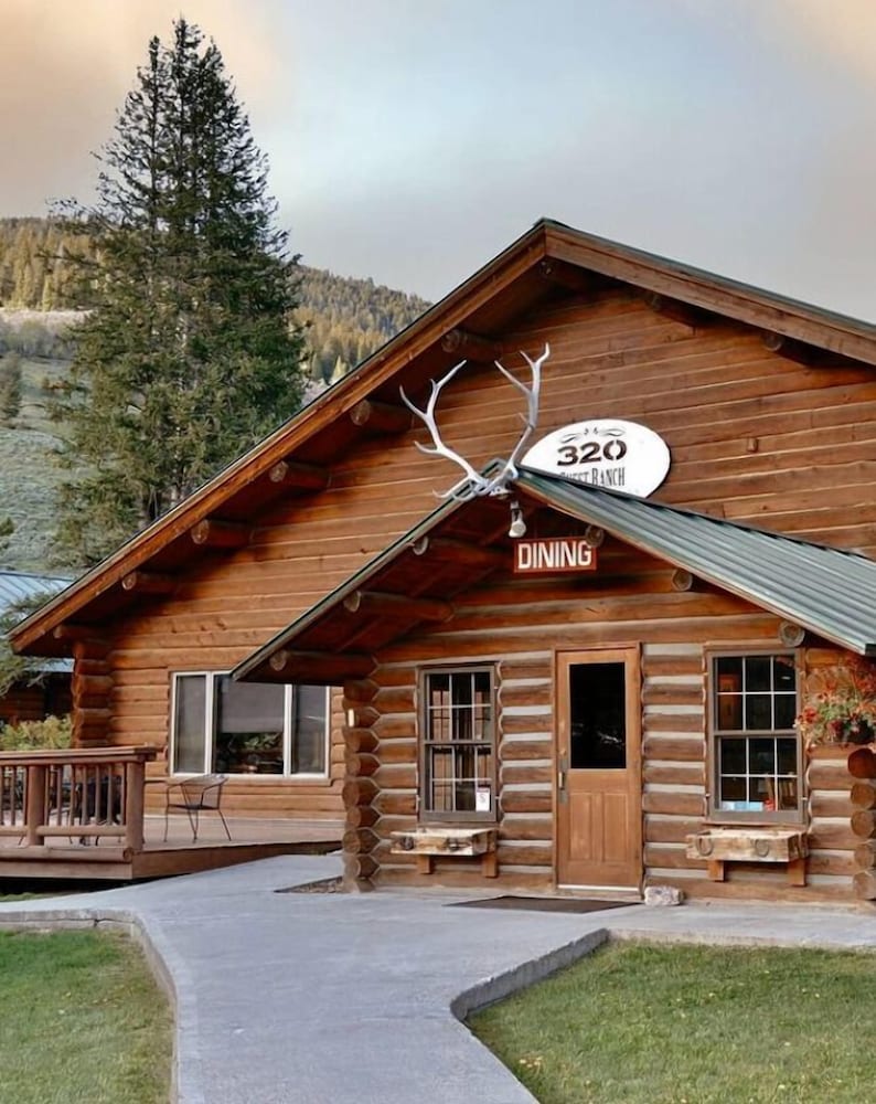 320 Guest Ranch 4/50