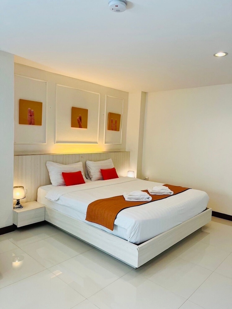 De Hug Hotel & Residence 22/68