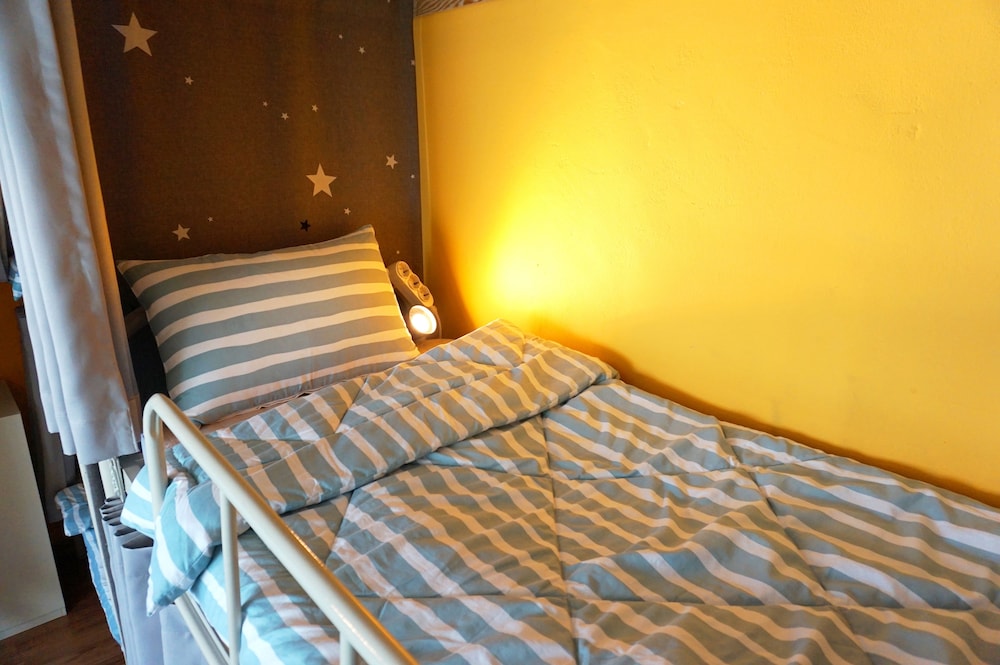 The One Hostel 3/50
