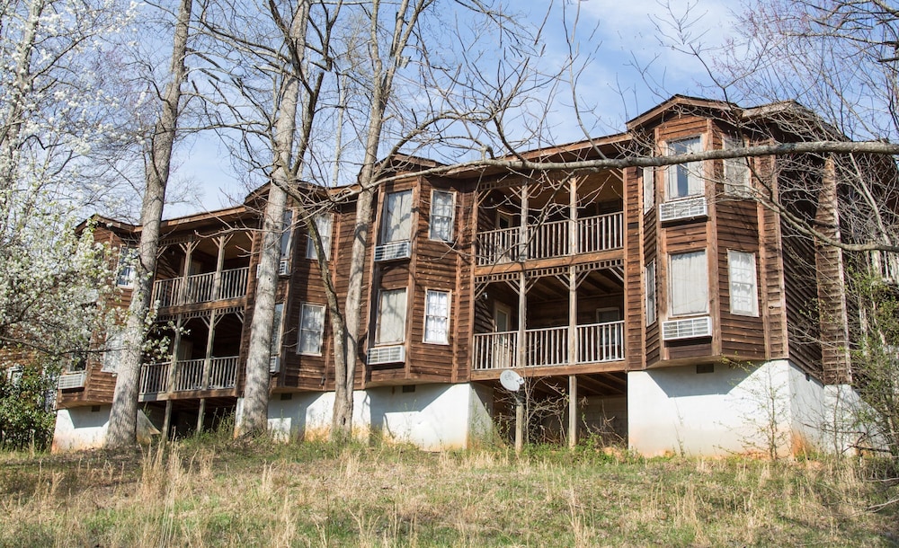 Forrest Hills Mountain Resort 2/72