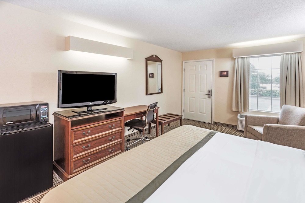 Baymont By Wyndham Valdosta At Valdosta Mall 15/36