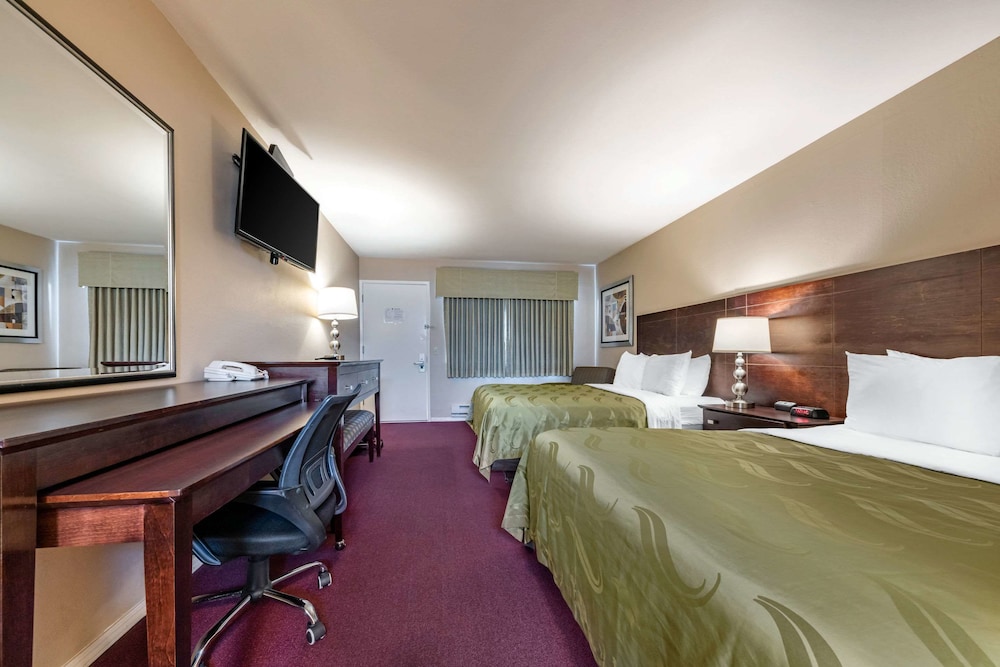 Scottish Fairway Inn 16/37