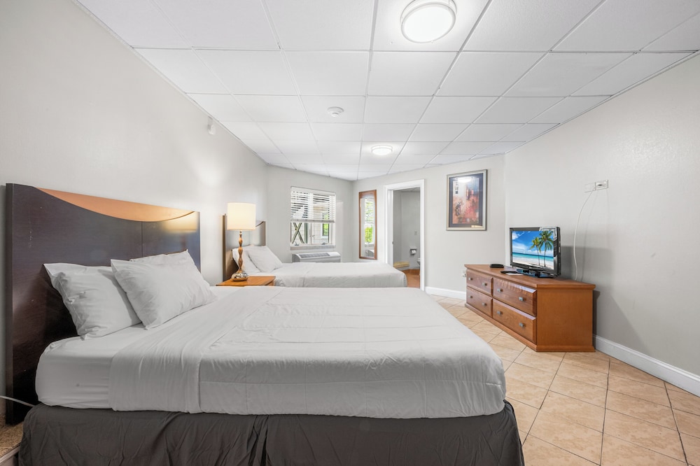 Cedar Park Whirlpool Suites 26/61