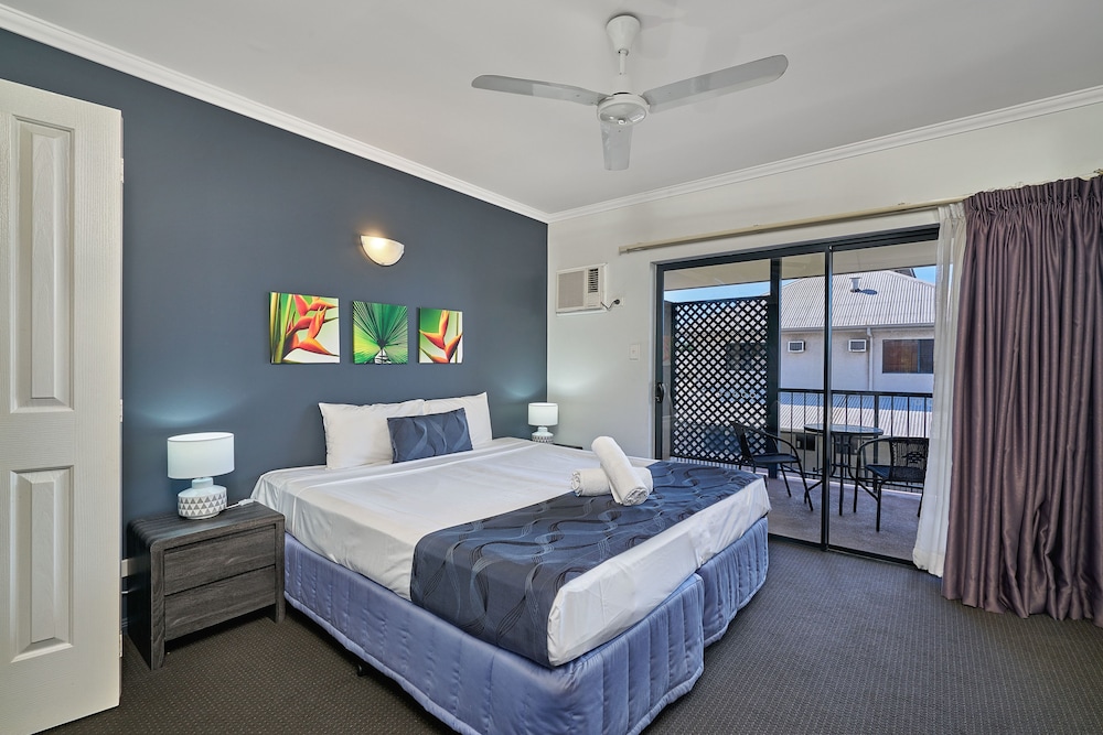 2 BEDROOMS, TOWN HOUSE, 2 BATHROOMS