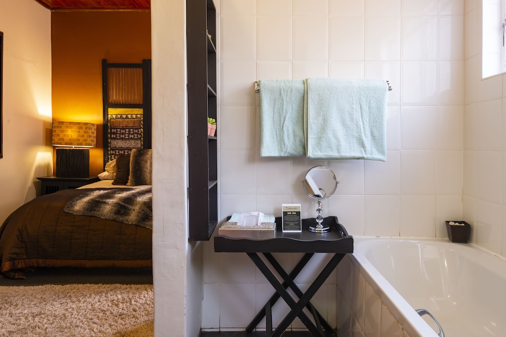 Ama Zulu Guesthouse And Safaris 50/50