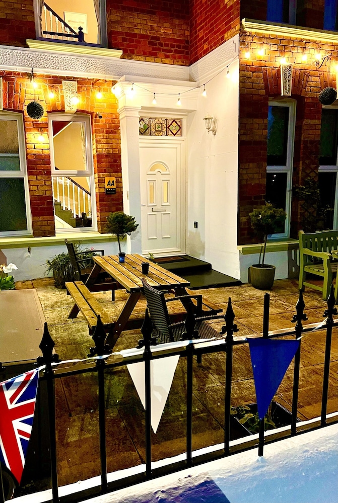 Devon House Guest House 33/50