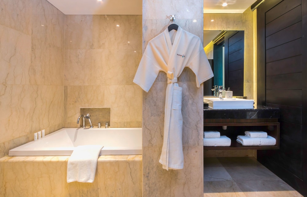 MONTIGO RESORTS SEMINYAK 28/73