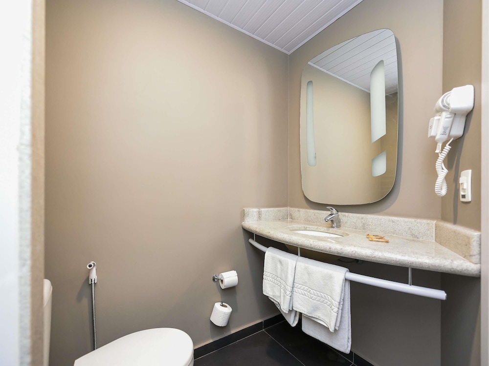 Ibis Jacarei 50/50