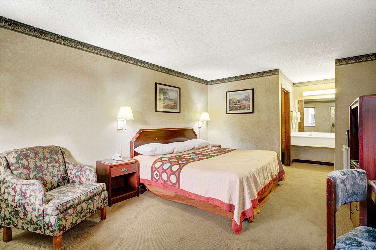 Griffin Inn & Suites 6/11