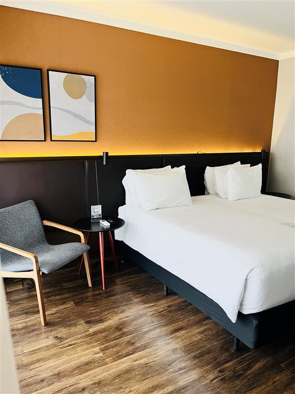 Superior, Double Bed, Street View
