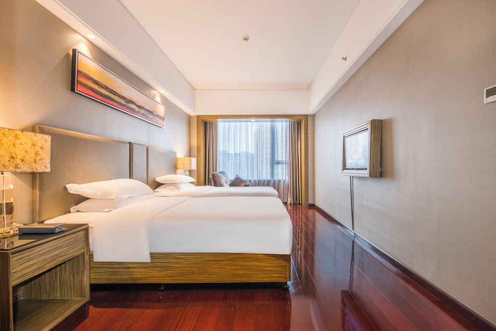 La Perle, Suite, Twin Beds, King Bed, 2 Bathrooms، La Perle International Hotel 3/4