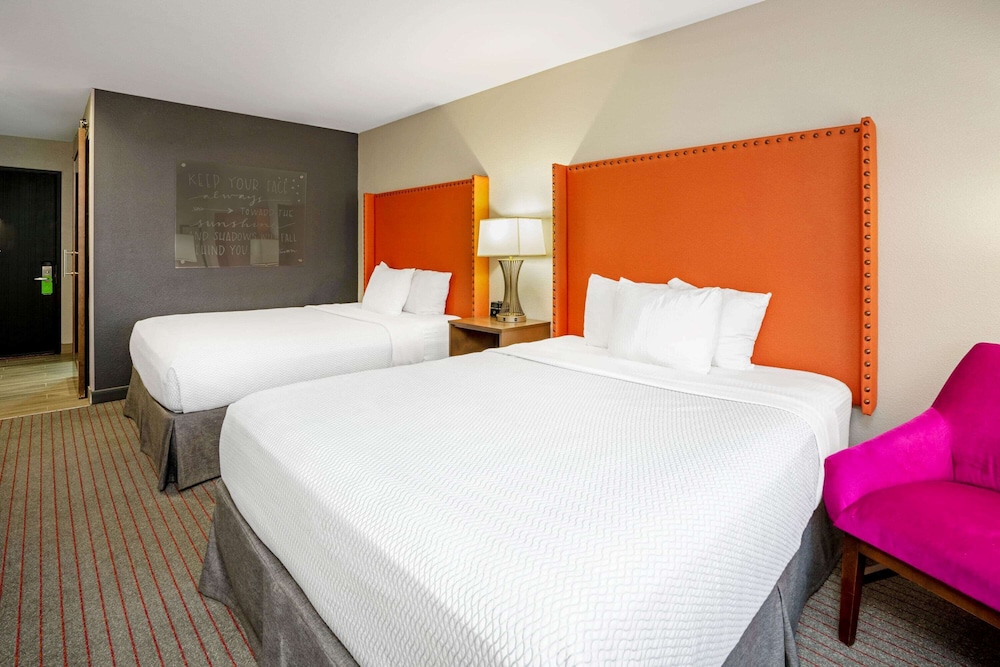 La Quinta Inn And Suites By Wyndham Seattle Federal Way 10/49