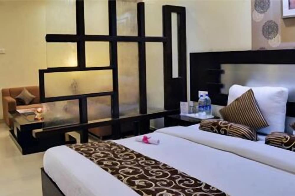 Regal Hotel 22/55