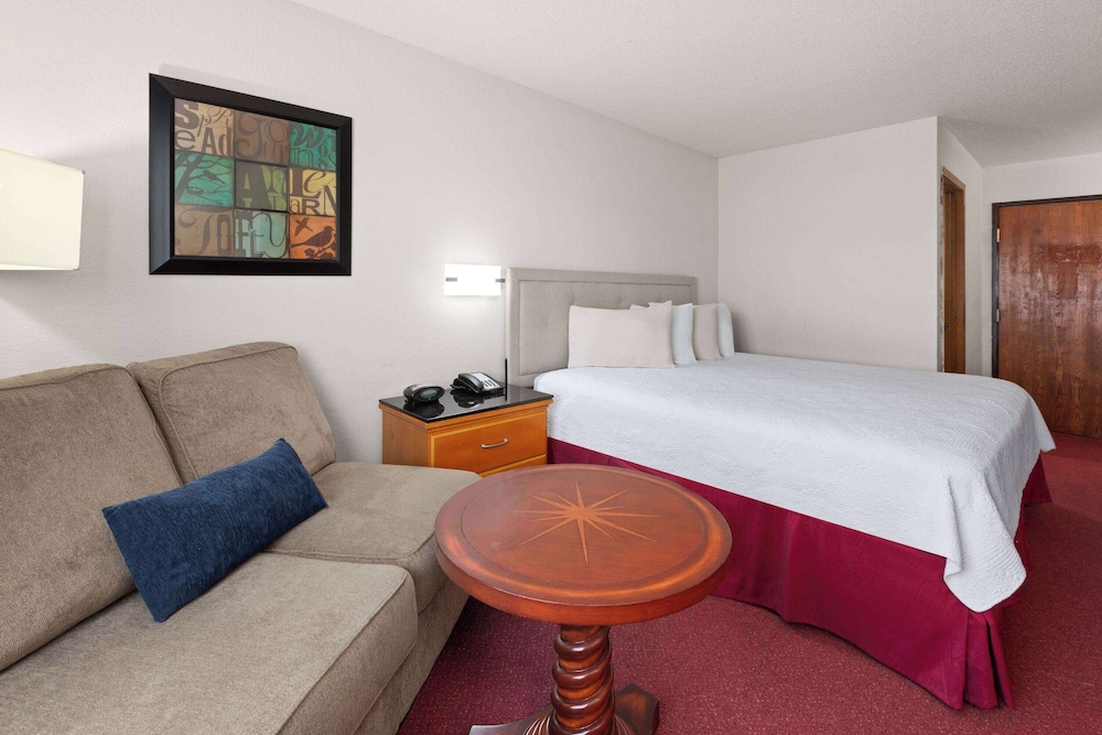 Travelodge By Wyndham Redwood Falls 8/30