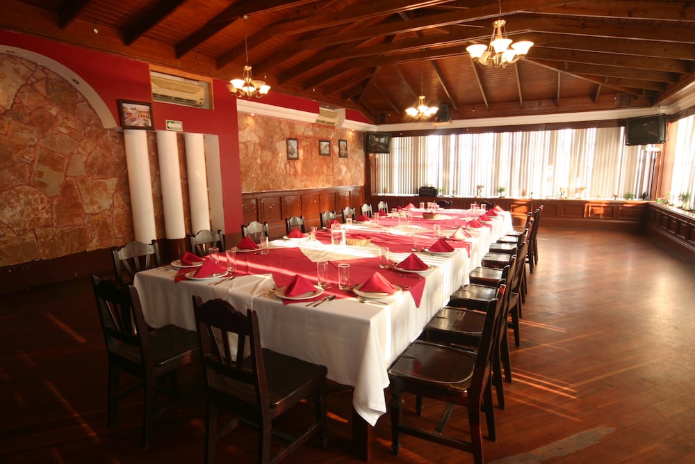 Maria Victoria Hotel 61/71