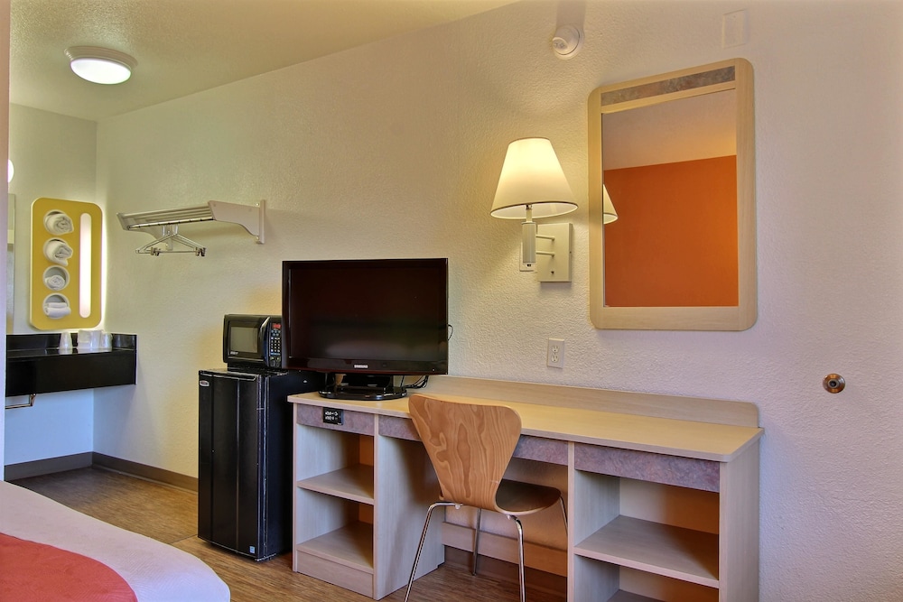 Motel6 Bismarck, ND 46/54